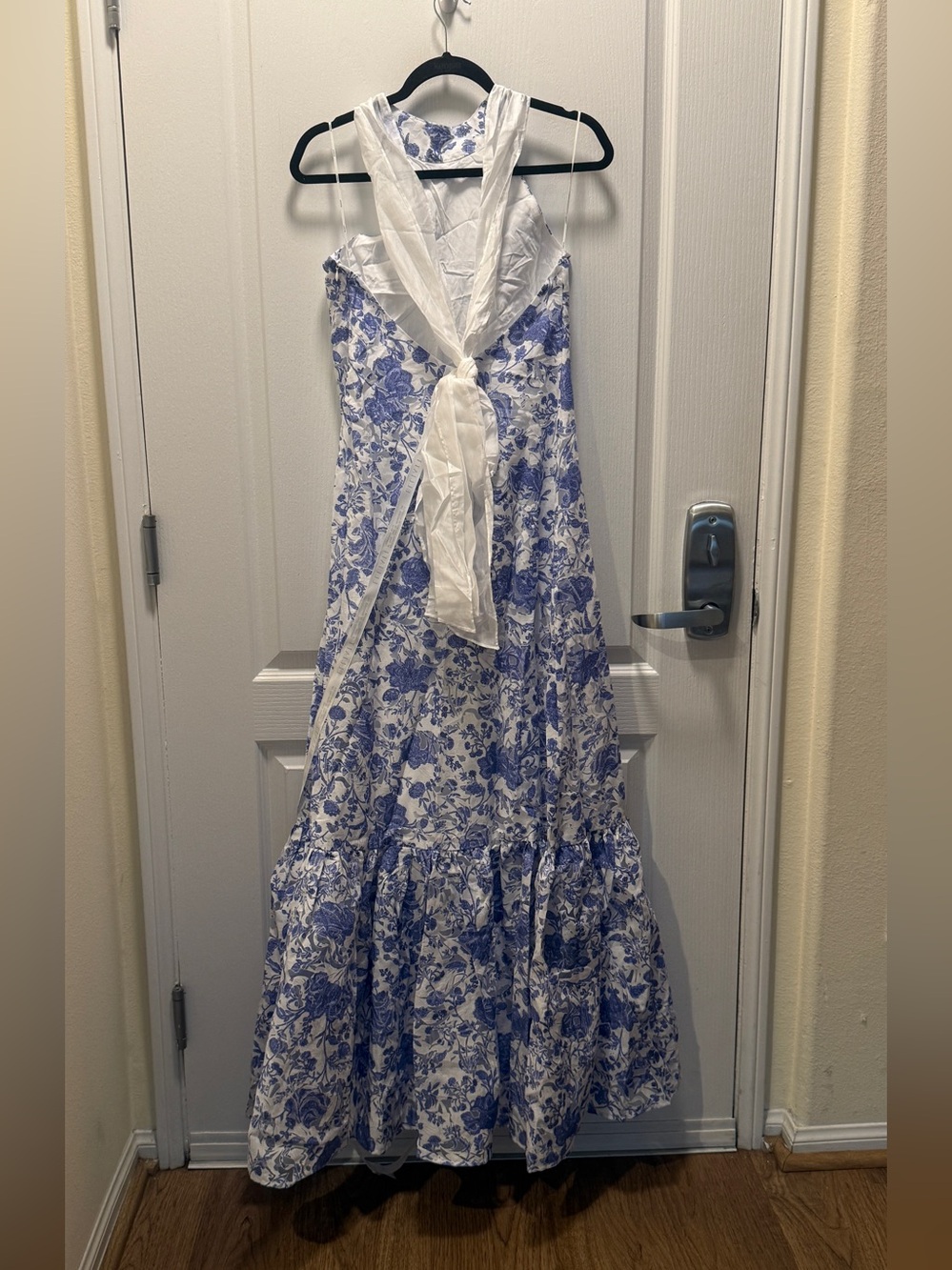 ELLIATT Elin Halter Gown in Blue Floral Wedding Guest Vacation Size S NWT - Picture 7 of 8